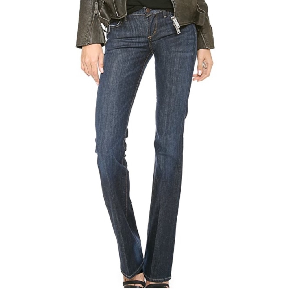 • Citizens of Humanity • Kelly Jeans Low Waist Bootcut White Stitching Dark Blue